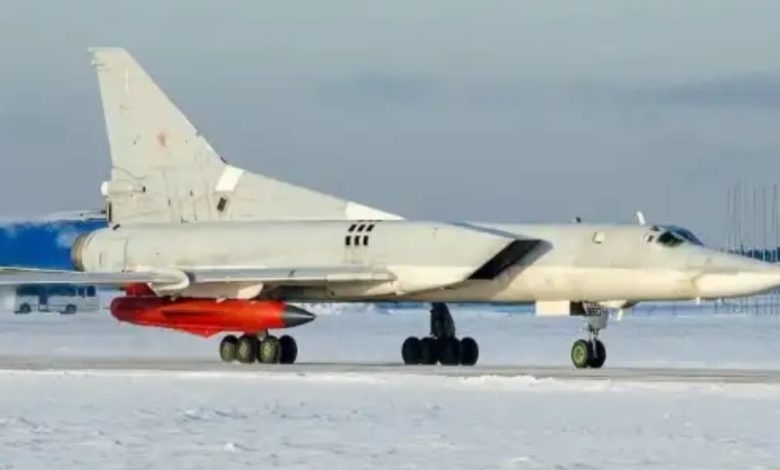 «Это-уже-не-просто-предупреждение»:-Русские-носители-«Кинжалов»-5-часов-кружили-над-кораблями-Запада,-посылая-сигнал