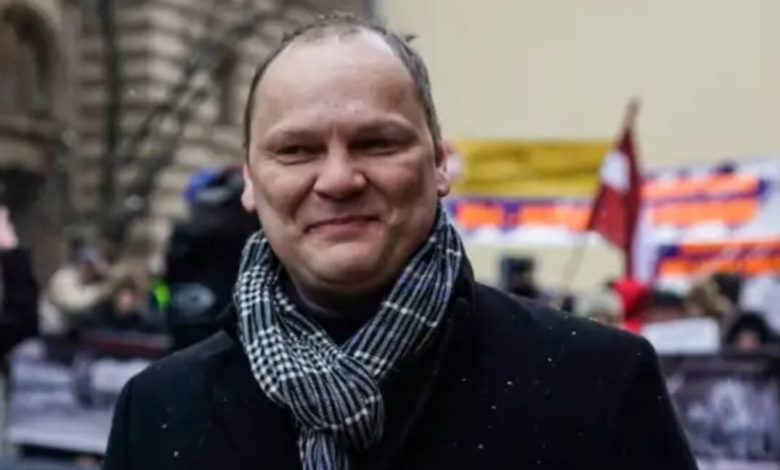 Вынырнув-из-реки,-его-окружили-русские-с-автоматами:-Дерзкий-побег-рижского-депутата-из-Латвии