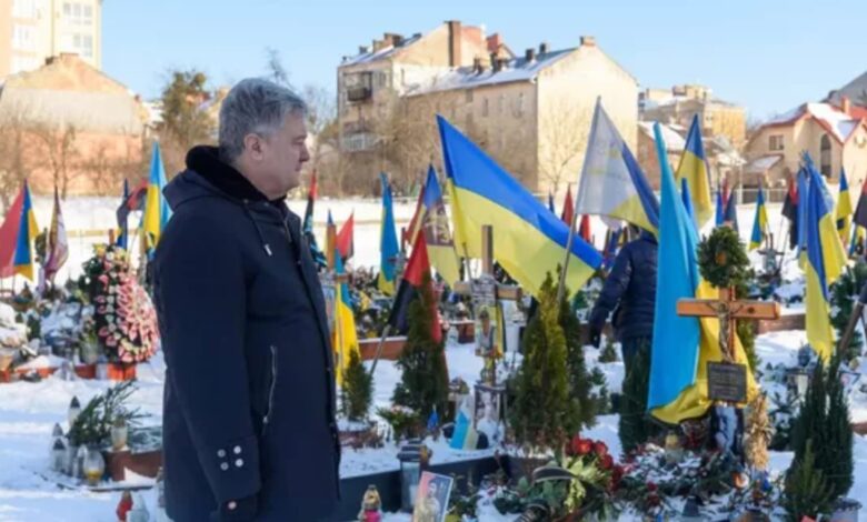Когда-всё-кончится:-могилы-и-монументальная-пропаганда