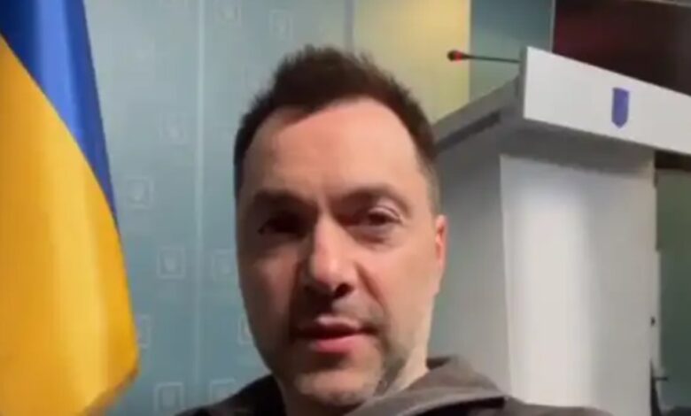 Арестович*-сделал-неожиданное-заявление-о-Путине:-«Хоть-десять-войн»