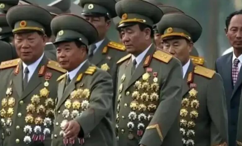 Откуда-на-кителе-военных-Северной-Кореи-столько-медалей,-если-их-армия-не-воевала-более-полувека?