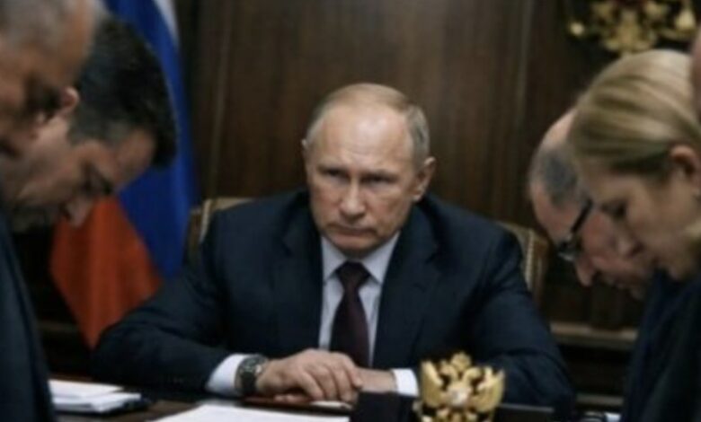 Приказ-Путина-просто-саботируют.-Кабинеты-чиновников-наводняют-ложные-герои